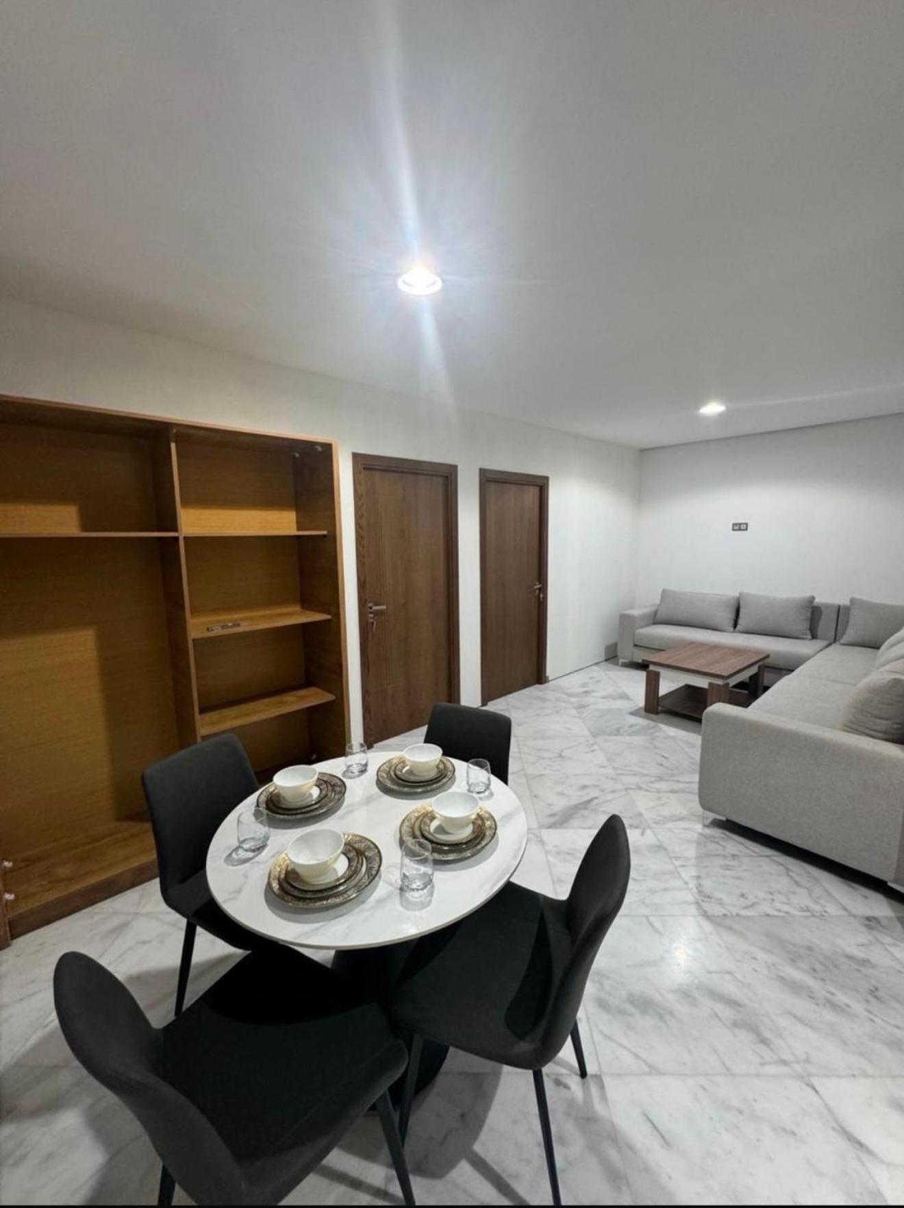 Apartment Facelift Sweet *